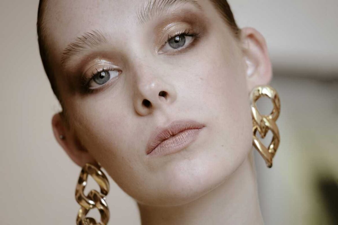 How-to-choose-the-perfect-necklace-for-every-occasion