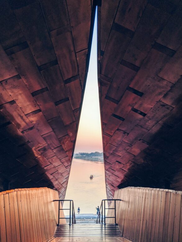 An-in-depth-look-at-the-life-and-work-of-Frida-Kahlo