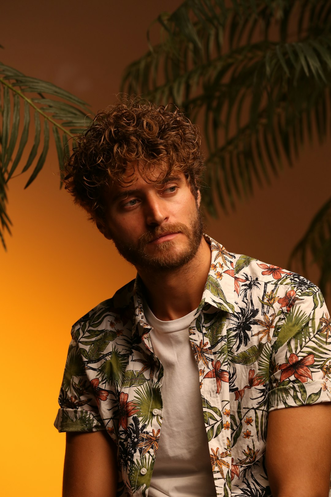 10-Celebrities-Who-Love-Hawaiian-Shirts-1