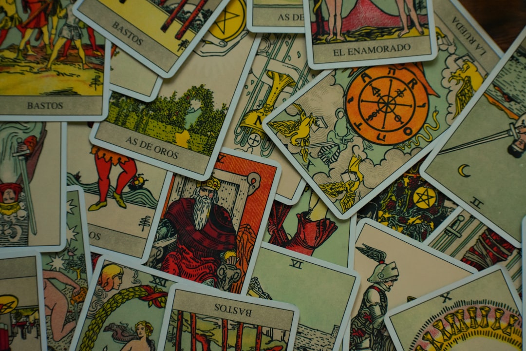 Meet-Meenakshi-Roy-Your-Trusted-Online-Tarot-Reader-1