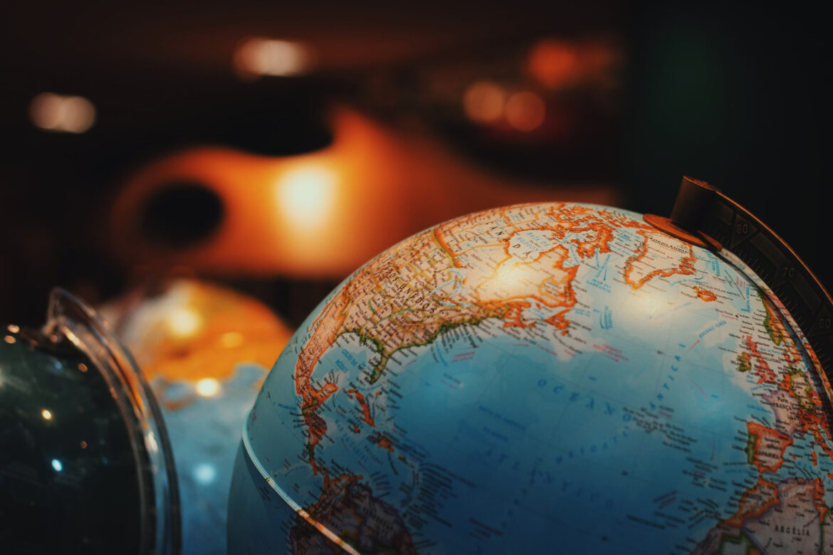 Comparing Fiber Optic vs. Cable Internet Services