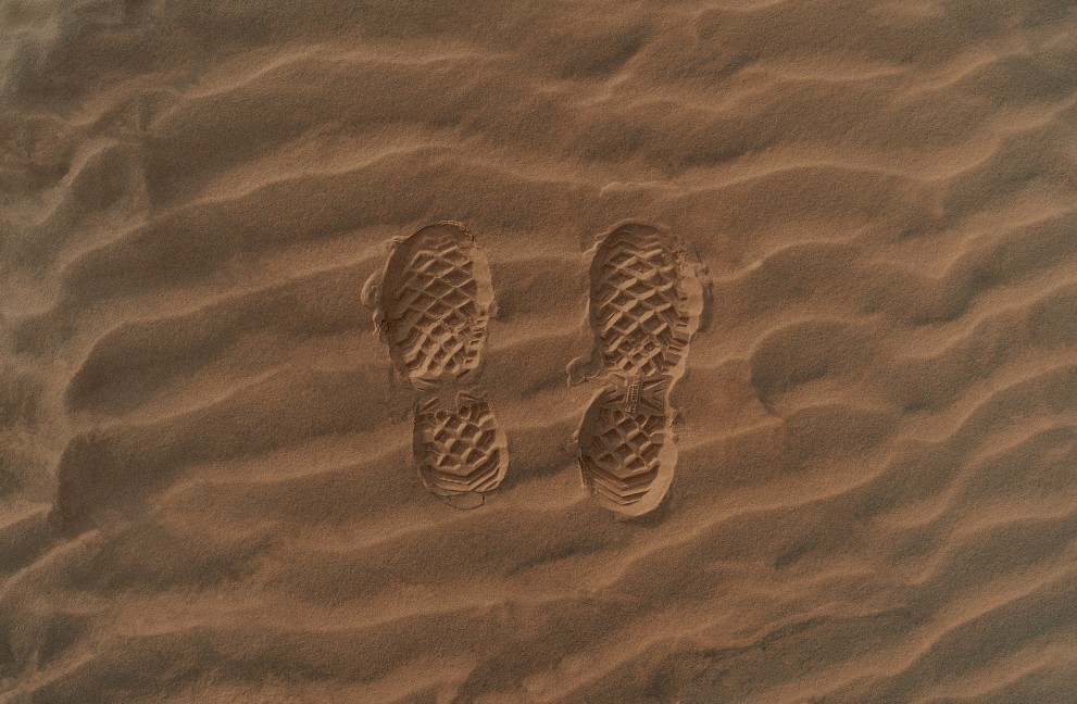 Image default